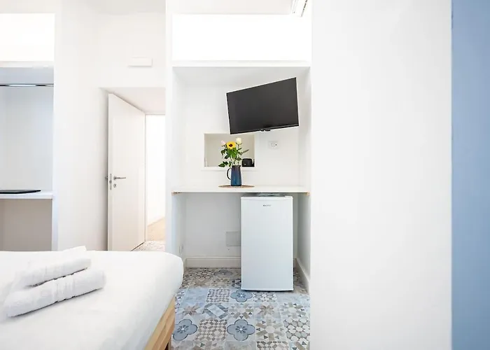Aeterna Rhome - Domus Piramide Apartment *